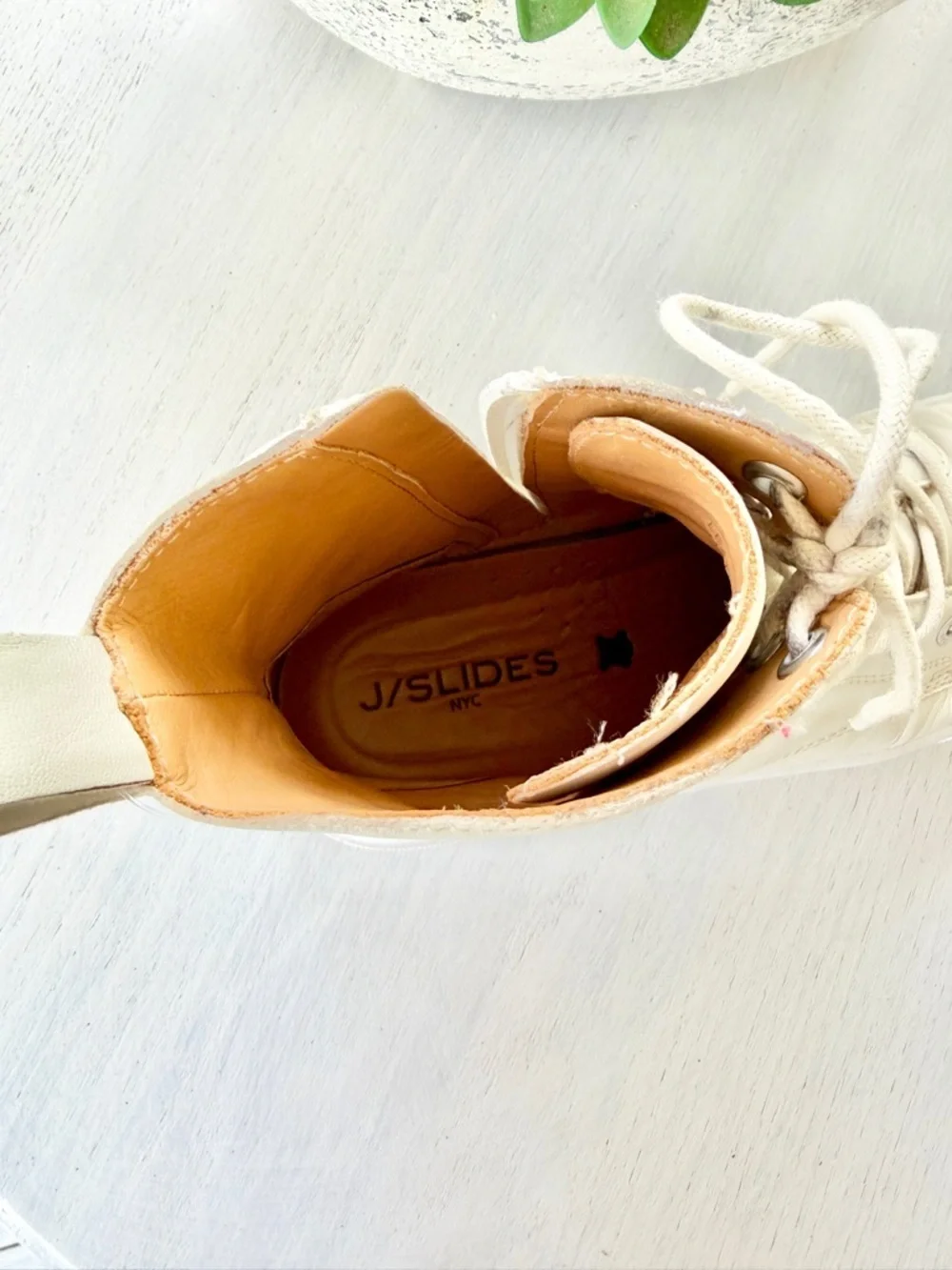 J/SLIDES, ANDRE, HI-TOP, LACE-UP SNEAKERS IN OFF-WHITE. SIZE 8 1/2